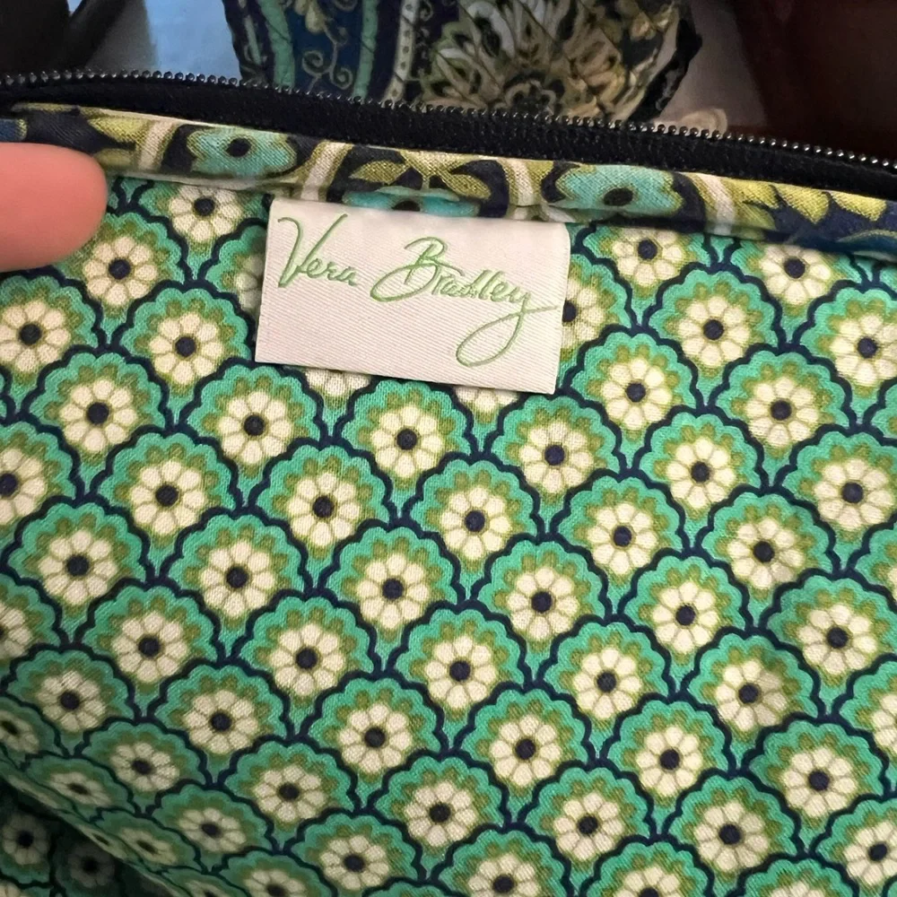 VERA BRADLEY Quilted Zippered Tablet Case in Rhythm and‎ Blues *RETIRED PRINT*
